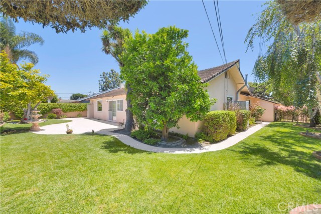 3321 Orangewood Avenue, Los Alamitos CA: https://media.crmls.org/medias/e71363d7-4196-478c-8a99-3bed8e8f5716.jpg