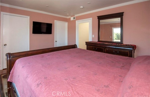 Detail Gallery Image 17 of 30 For 6912 Remmet Ave #5,  Canoga Park,  CA 91303 - 2 Beds | 2/1 Baths