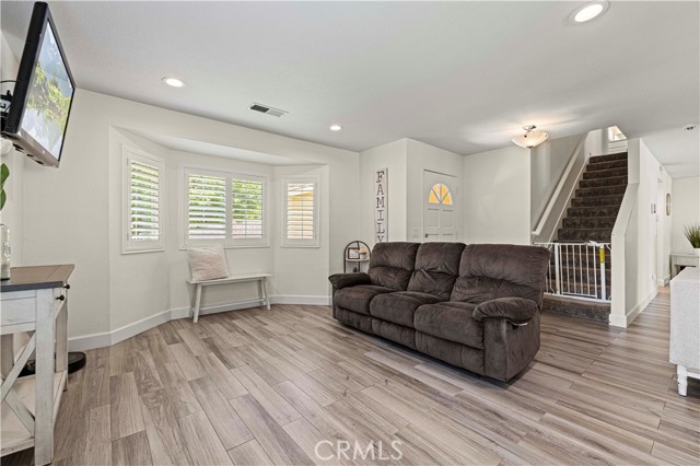 28519 Forest Meadow Place, Castaic CA: https://media.crmls.org/medias/e714713d-d2cd-4ac9-871c-4eaf9694bdcb.jpg