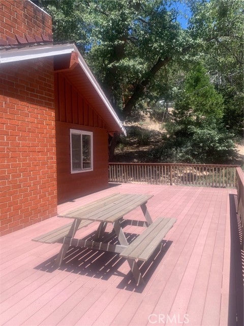 33254 Wild Rose Drive, Green Valley Lake CA: https://media.crmls.org/medias/e7149952-d842-47bb-9f46-98f022204fc1.jpg