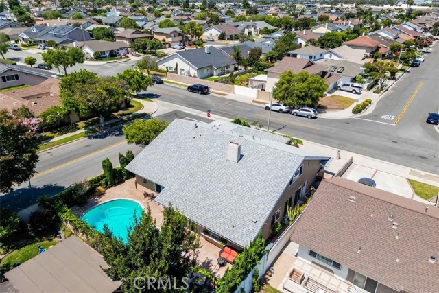 Detail Gallery Image 8 of 55 For 7152 Sunlight Dr, Huntington Beach,  CA 92647 - 5 Beds | 4 Baths