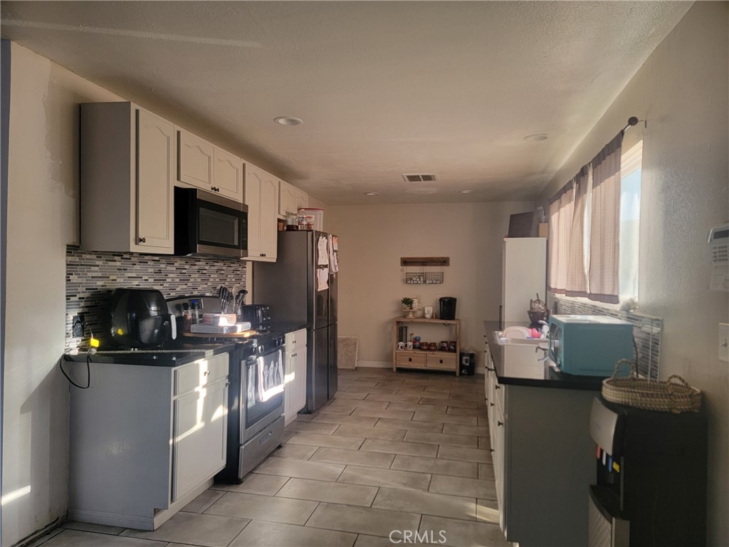 1298 W 23rd
