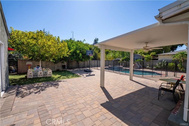 Detail Gallery Image 8 of 30 For 11566 Cumpston St, North Hollywood,  CA 91601 - 4 Beds | 2 Baths