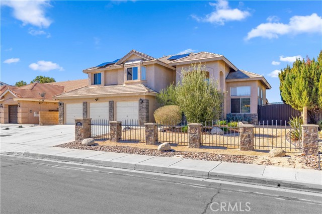 Detail Gallery Image 2 of 50 For 44235 Westridge, Lancaster,  CA 93536 - 5 Beds | 3 Baths