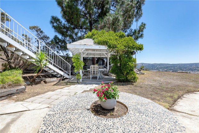19662 Larkridge Drive, Yorba Linda CA: https://media.crmls.org/medias/e7163384-3af6-44c0-8039-515897f1b85a.jpg