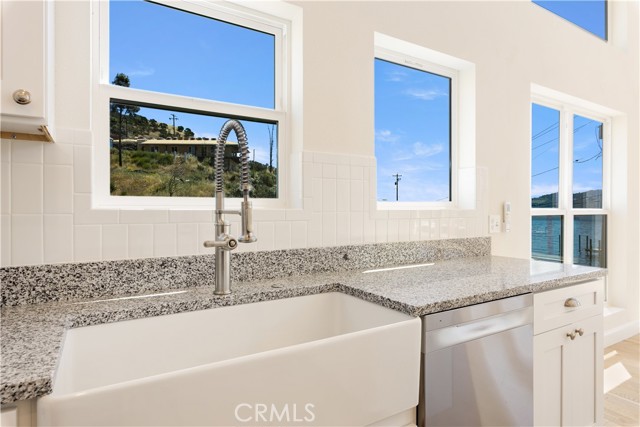 Detail Gallery Image 15 of 59 For 12172 Lakeshore Dr, Clearlake,  CA 95422 - 2 Beds | 2 Baths