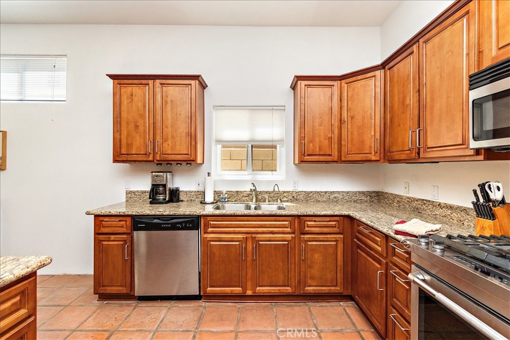 MLS #OC25260928 image #38