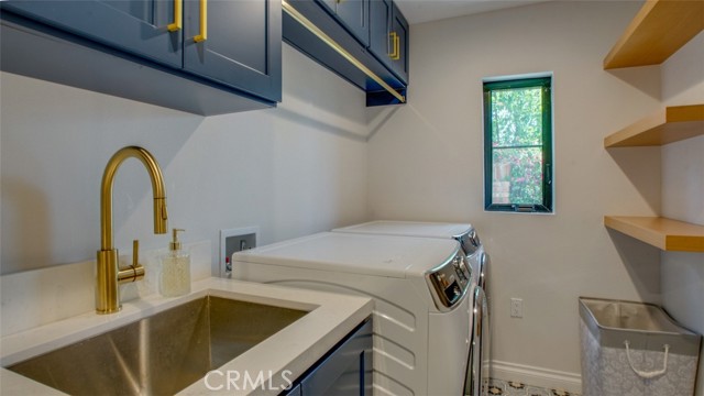 22914 Gershwin Drive, Woodland Hills CA: https://media.crmls.org/medias/e7188f44-78a7-40a4-8fff-e54a27ff96ab.jpg