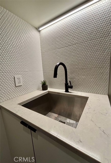 1357 Voorhees Avenue, Manhattan Beach CA: https://media.crmls.org/medias/e7191037-8884-45dd-872e-ff7d5797bce3.jpg