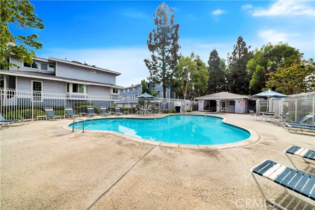 Detail Gallery Image 24 of 34 For 19110 Beachcrest Ln a,  Huntington Beach,  CA 92646 - 2 Beds | 2/1 Baths