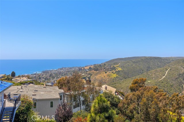 Detail Gallery Image 11 of 23 For 1415 Skyline Drive, Laguna Beach,  CA 92651 - 3 Beds | 4 Baths