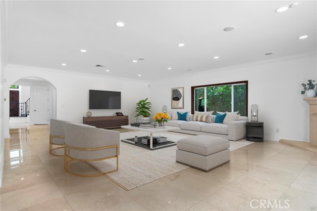 Detail Gallery Image 6 of 39 For 4818 Lemona Ave, Sherman Oaks,  CA 91403 - 5 Beds | 6 Baths