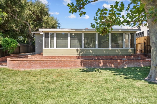 314 May Avenue, Monrovia CA: https://media.crmls.org/medias/e71b3fdc-c043-42ac-82a2-dfdf786b74b9.jpg