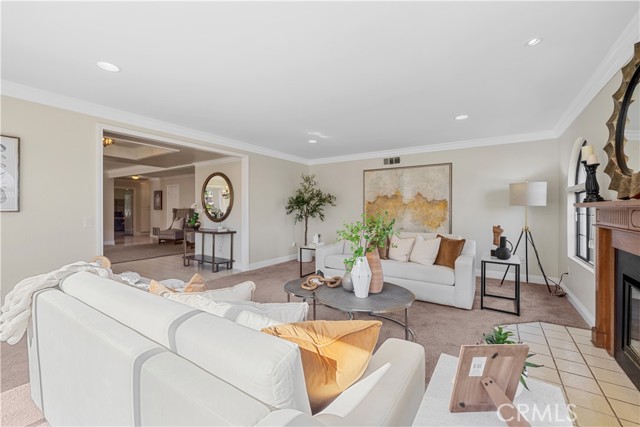 897 Calle Del Sol, Upland CA: https://media.crmls.org/medias/e71b4ca1-b3a3-4b17-a6b0-e01f5e9e5c5d.jpg