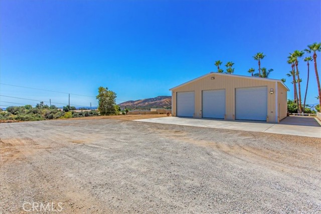 35225 Crystal Street, Yucaipa CA: https://media.crmls.org/medias/e71b60cc-4bb9-4b80-b364-ee1e8ceed0b8.jpg