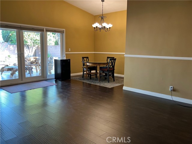 6914 Andasol Avenue, Lake Balboa CA: https://media.crmls.org/medias/e71c9587-b888-4792-86d6-97e91918430e.jpg