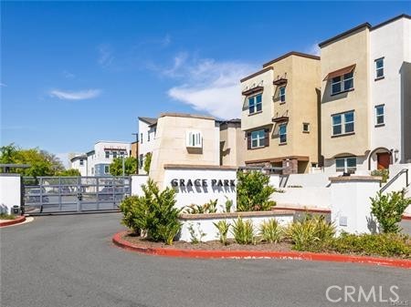 533 Daniel Freeman Circle, Inglewood CA: https://media.crmls.org/medias/e71d852a-3eb1-4e0d-b3f5-3e37daa1499c.jpg