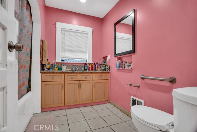 Detail Gallery Image 7 of 20 For 1643 W 46th St, Los Angeles,  CA 90062 - 3 Beds | 2 Baths