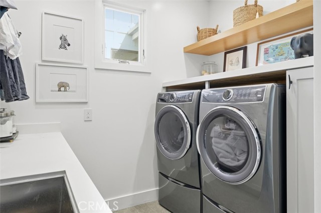 Detail Gallery Image 31 of 38 For 2848 Carob, Newport Beach,  CA 92660 - 5 Beds | 4/1 Baths