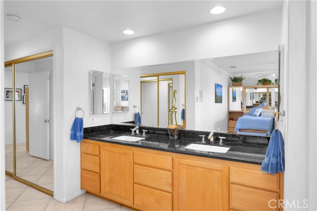 9112 Playa Drive, Huntington Beach CA: https://media.crmls.org/medias/e71f948b-942d-411b-8737-95ebb0af9af0.jpg