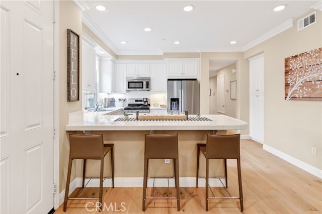 Detail Gallery Image 2 of 17 For 57 Silverado, Irvine,  CA 92618 - 3 Beds | 2 Baths