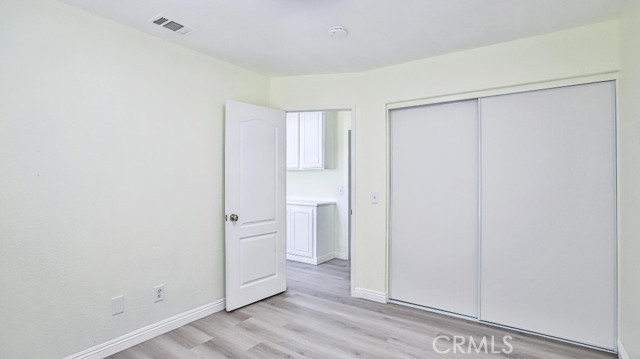 14412 Moon Valley Street, Victorville CA: https://media.crmls.org/medias/e7216895-f92d-4a39-a306-b9ab44512495.jpg