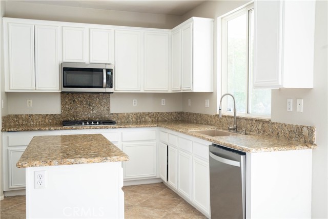 Detail Gallery Image 30 of 56 For 36719 Torrey Pines Dr., Beaumont,  CA 92223 - 4 Beds | 2/1 Baths