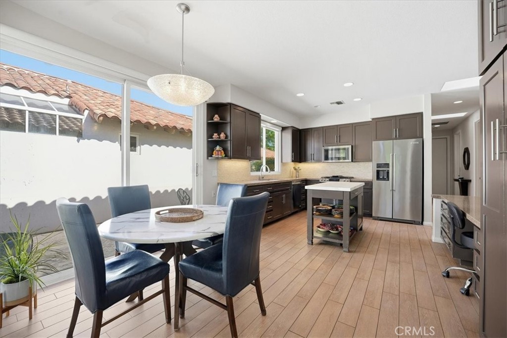 MLS #OC25246393 image #13