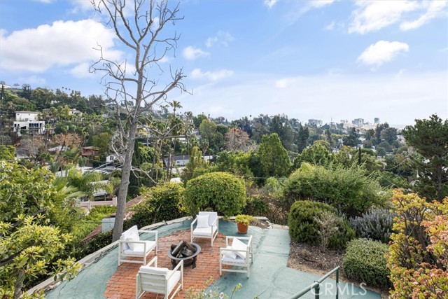 Detail Gallery Image 24 of 38 For 6476 San Marco Cir, Los Angeles,  CA 90068 - 2 Beds | 3/1 Baths