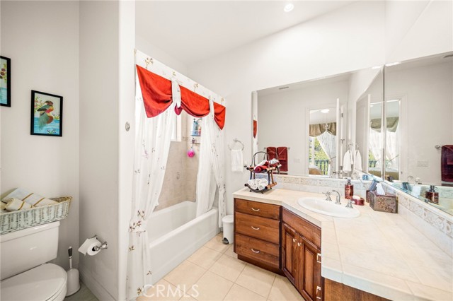 37626 Via Majorca, Murrieta CA: https://media.crmls.org/medias/e722cdc6-6f5a-4d17-a2c7-5d3ffef505d7.jpg