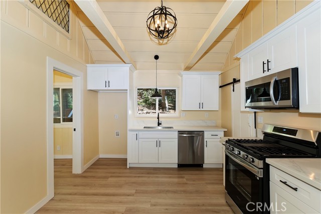 Detail Gallery Image 19 of 59 For 996 Coulter Pine Rd, Crestline,  CA 92325 - 3 Beds | 1 Baths