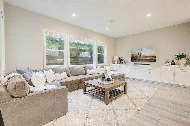 E7245044 Fbe1 4f36 Bbeb F660af655617