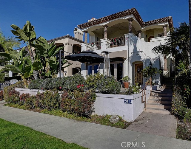 2614 Ocean Boulevard, Corona del Mar CA: https://media.crmls.org/medias/e7246022-7ac4-4d7c-84c5-76d43ed35b34.jpg