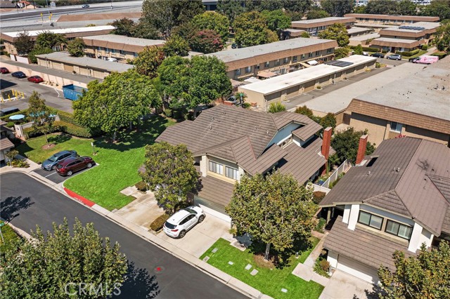 18108 Hearth Drive, Fountain Valley CA: https://media.crmls.org/medias/e72573fb-7e0d-447d-ae29-5b11ca54afc4.jpg