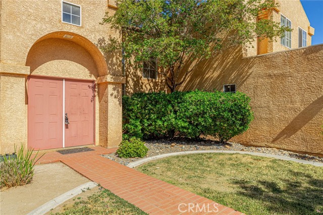 36849 James Place, Palmdale CA: https://media.crmls.org/medias/e7257fdb-d0c9-424f-ab24-5b9adef7ff06.jpg