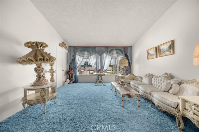 Detail Gallery Image 10 of 33 For 1516 Mesa Verde, Fullerton,  CA 92833 - 4 Beds | 2 Baths