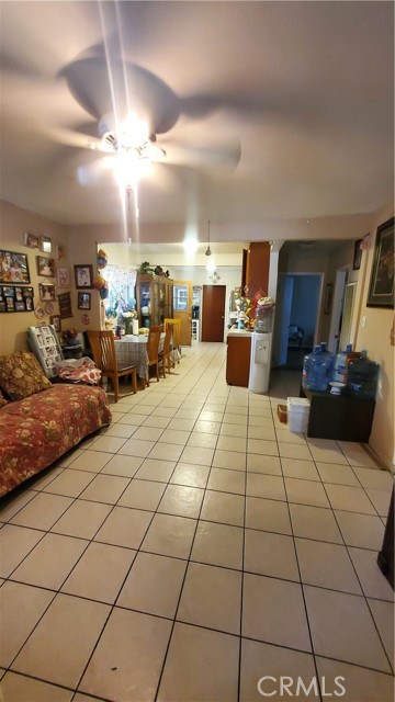 Detail Gallery Image 6 of 19 For 6300 Holmes Ave, Los Angeles,  CA 90001 - 2 Beds | 1 Baths