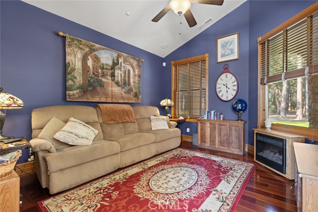 Detail Gallery Image 10 of 56 For 5005 Schott Rd, Forest Ranch,  CA 95942 - 4 Beds | 3 Baths