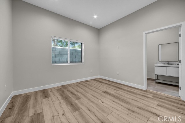Detail Gallery Image 6 of 21 For 9998 1/2 Louise Ave, Northridge,  CA 91325 - 2 Beds | 2 Baths