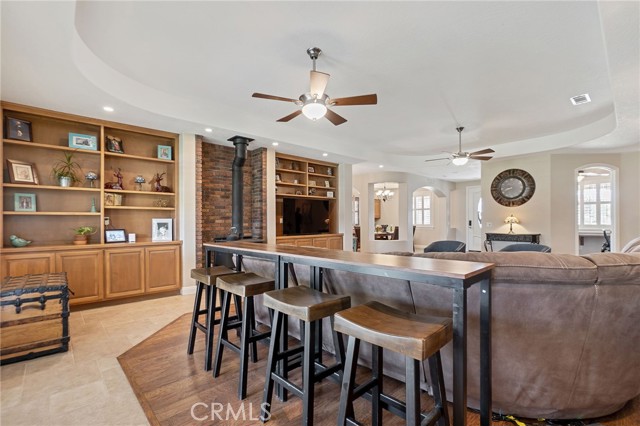 Detail Gallery Image 13 of 73 For 14260 Chinook Rd, Apple Valley,  CA 92307 - 5 Beds | 5/3 Baths