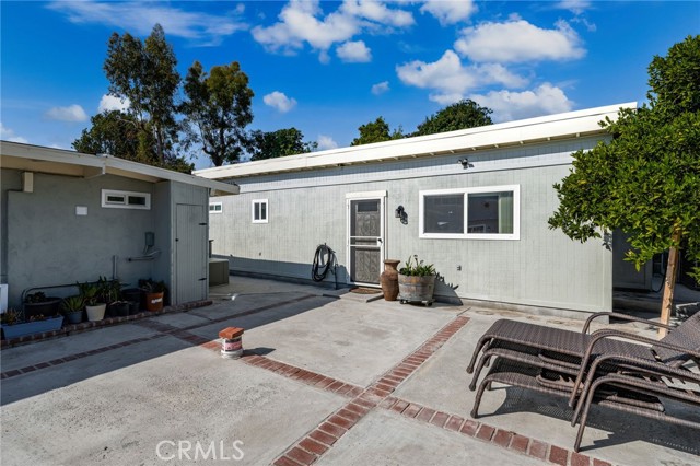 40 Country Wood Drive, Phillips Ranch CA: https://media.crmls.org/medias/e72a2d37-0a14-424e-80e3-477578106812.jpg