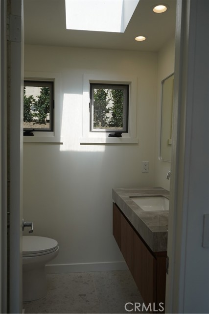 Detail Gallery Image 16 of 22 For 1035 Dyer Pl, Laguna Beach,  CA 92651 - 3 Beds | 2 Baths