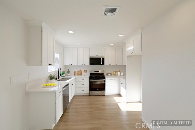 Detail Gallery Image 10 of 32 For 13383 Tutelo, Apple Valley,  CA 92308 - 4 Beds | 2 Baths