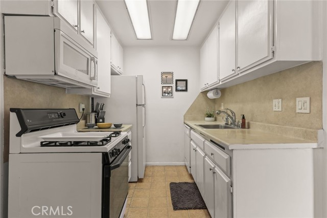 Detail Gallery Image 12 of 31 For 11578 Wyoming #103,  Los Angeles,  CA 90025 - 2 Beds | 2 Baths