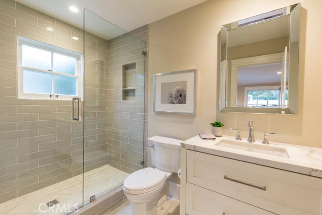 1st Floor ensuite bath