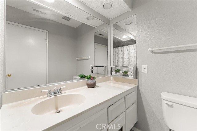 Detail Gallery Image 12 of 27 For 926 W Philadelphia #57,  Ontario,  CA 91762 - 2 Beds | 2/1 Baths