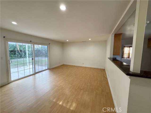 1255 Lawrence Circle, Simi Valley CA: https://media.crmls.org/medias/e72e7b21-3ea6-4cb3-b8a4-719357aae1b9.jpg
