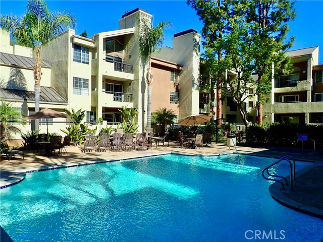 Detail Gallery Image 15 of 24 For 21400 Burbank Bld #201,  Woodland Hills,  CA 91367 - 2 Beds | 2 Baths