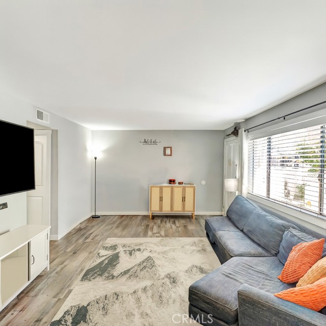 MLS #SR25243162 image #5