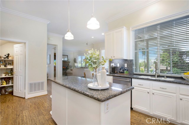 15 Beacon, Ladera Ranch CA: https://media.crmls.org/medias/e72ff8c6-66cf-41ba-8214-c521b6d04320.jpg